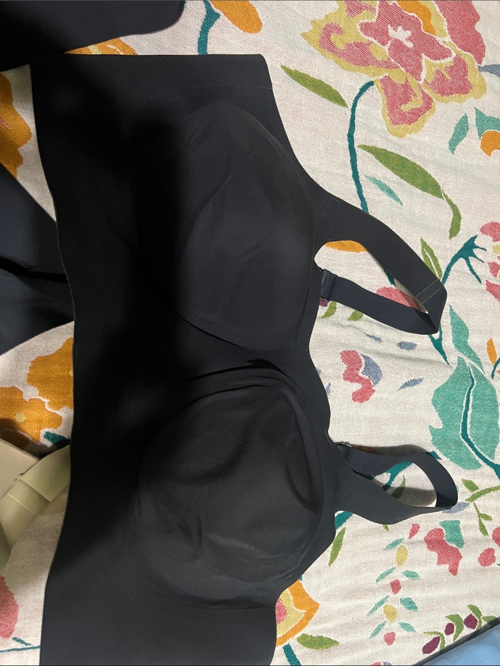 LOT OF 5: 2x Evelyn & Bobbie
Seamless Wireless bras - Picture 3 of 6